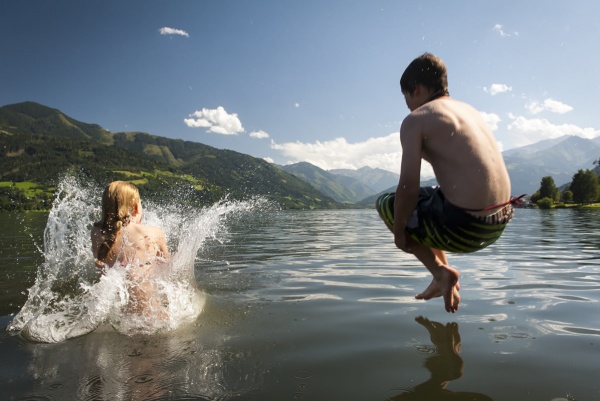 Sprung ins kühle Nass - die perfekte Abwechslung an heißen Sommertagen