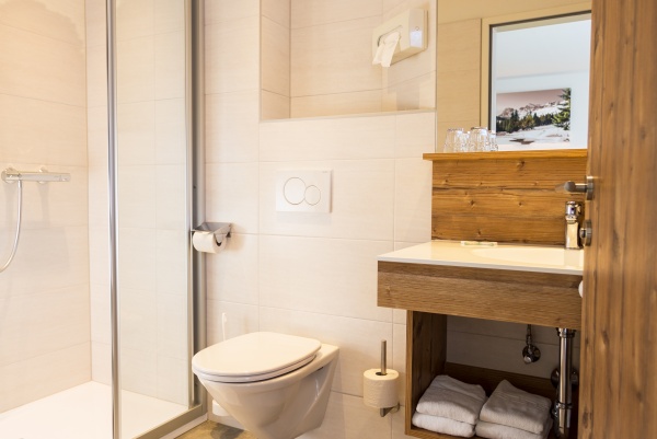 Moderne Badezimmer im Hotel