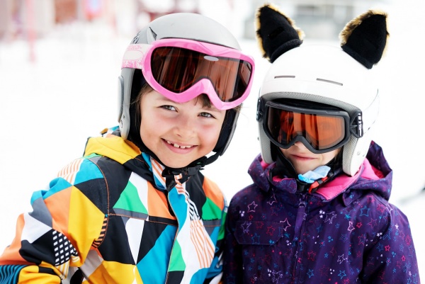 Skischulkinder im Skikurs bei ausgebildeten Skilehrern/Innen in Filzmoos